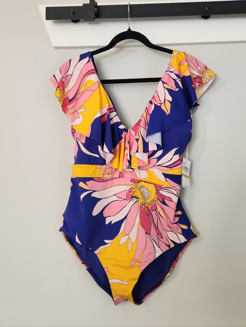 Trina Turk Breeze Ruffle Plunge Floral One Piece Swimsuit Plus Size 14, NWT NEW!